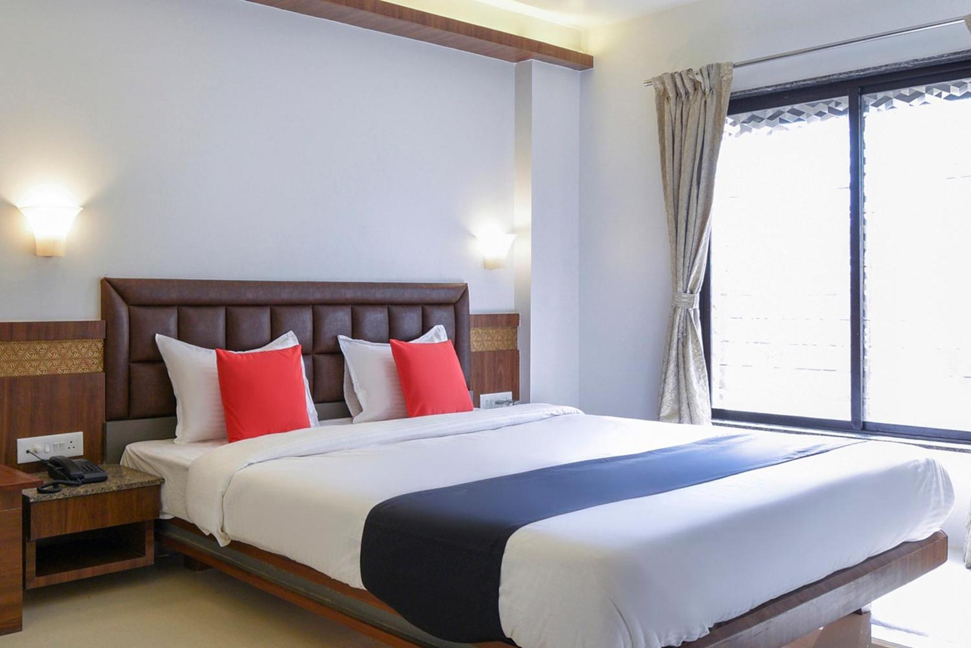 Oyo Flagship Hotel Shreeyash Executive Mangvadi Extérieur photo