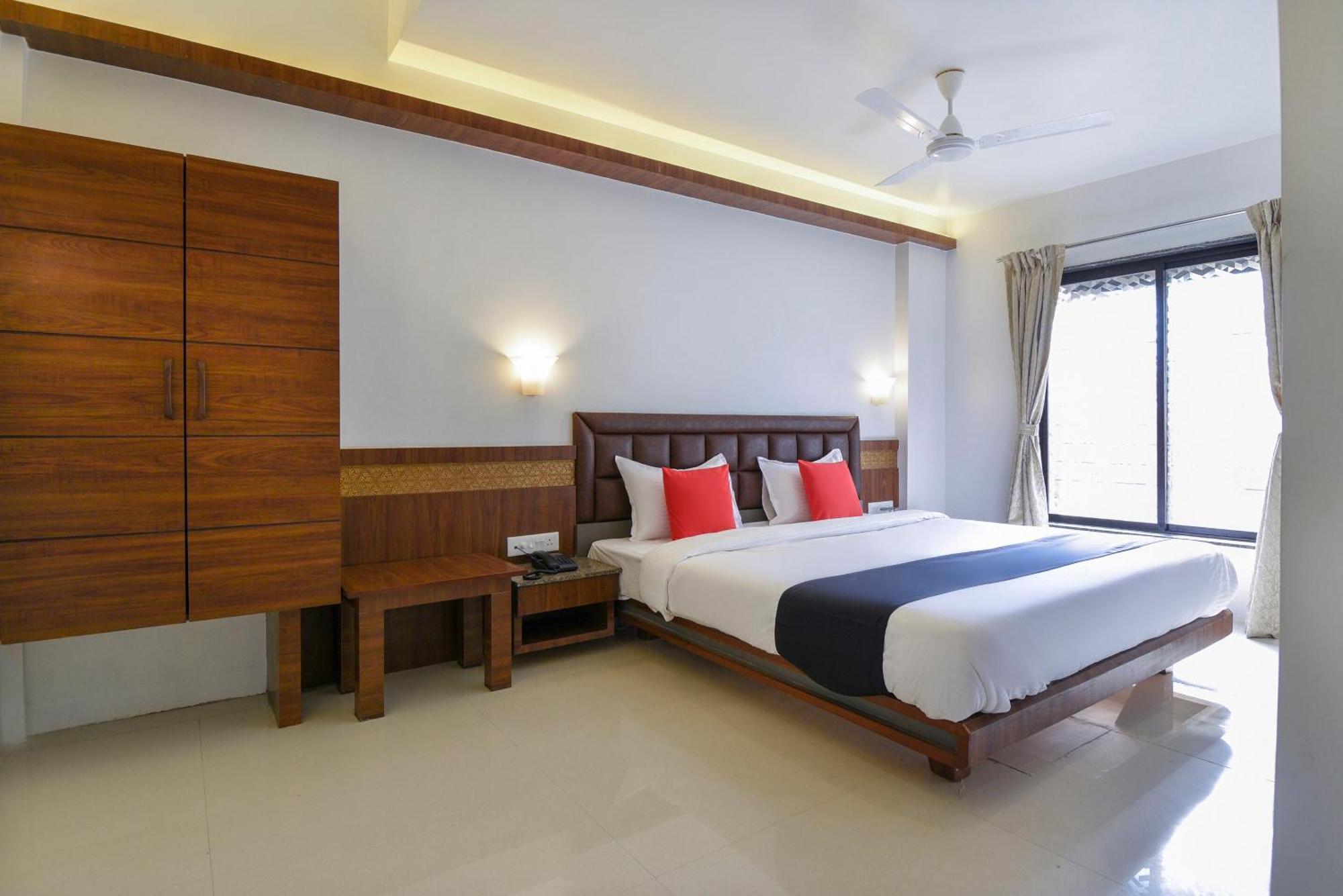 Oyo Flagship Hotel Shreeyash Executive Mangvadi Extérieur photo