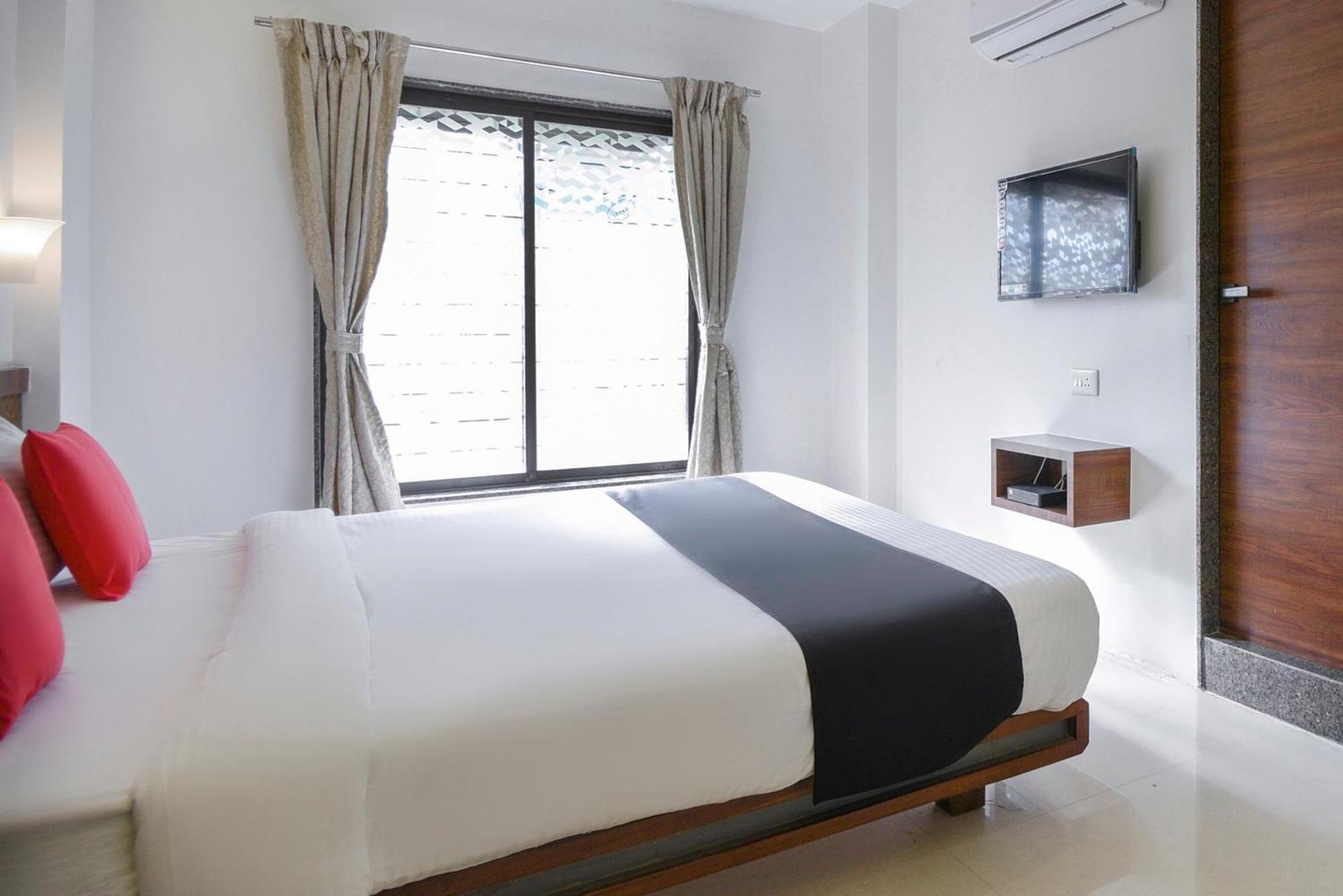 Oyo Flagship Hotel Shreeyash Executive Mangvadi Extérieur photo