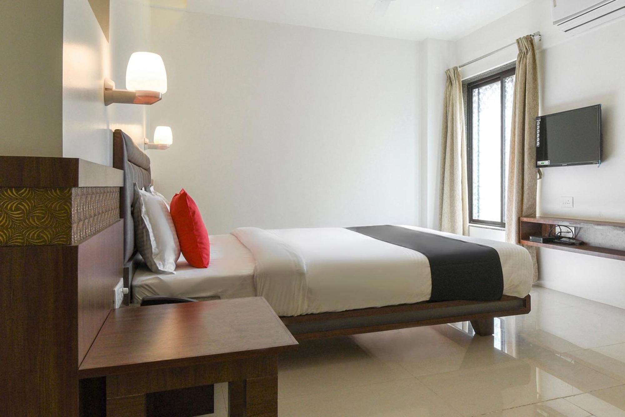 Oyo Flagship Hotel Shreeyash Executive Mangvadi Extérieur photo