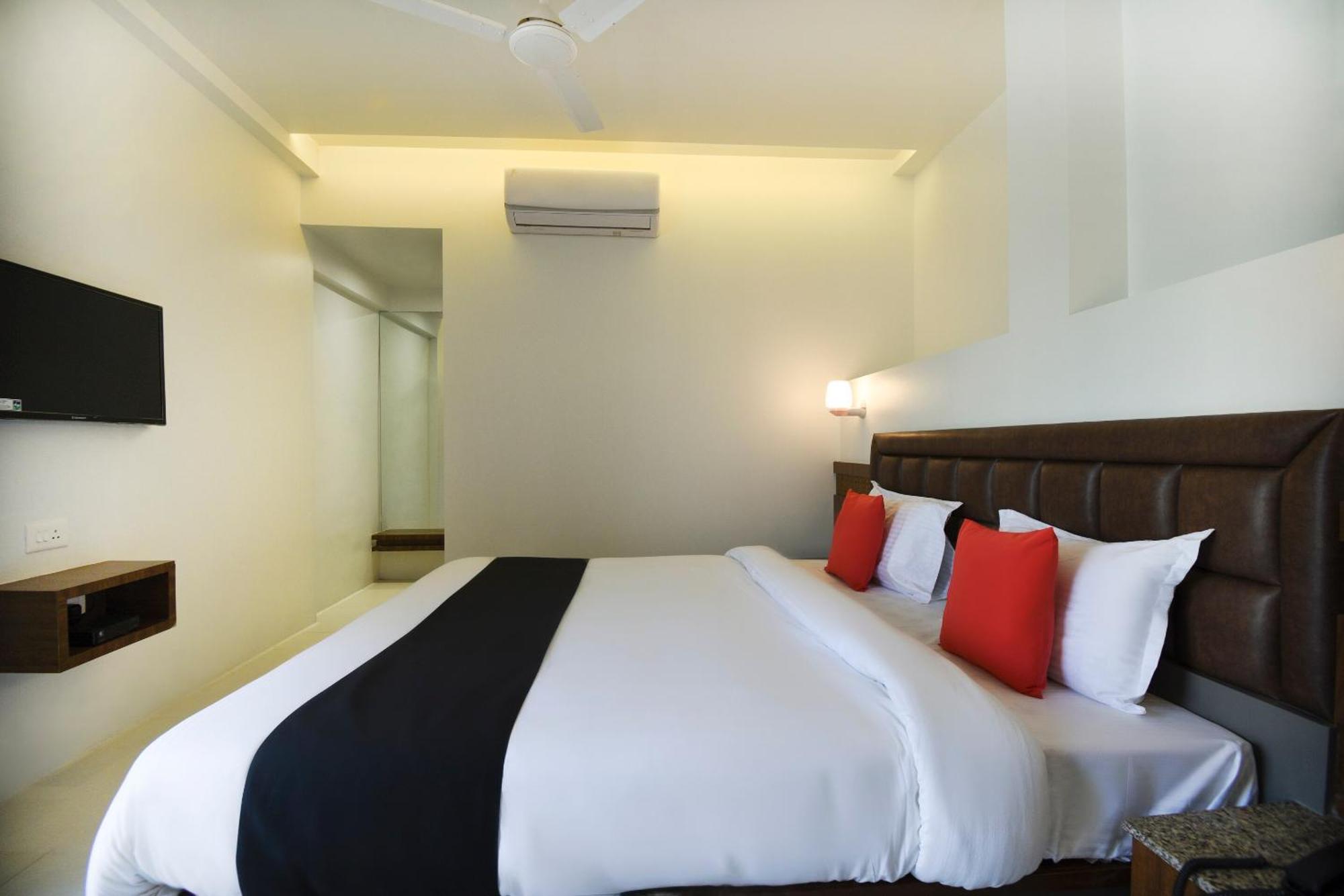 Oyo Flagship Hotel Shreeyash Executive Mangvadi Extérieur photo