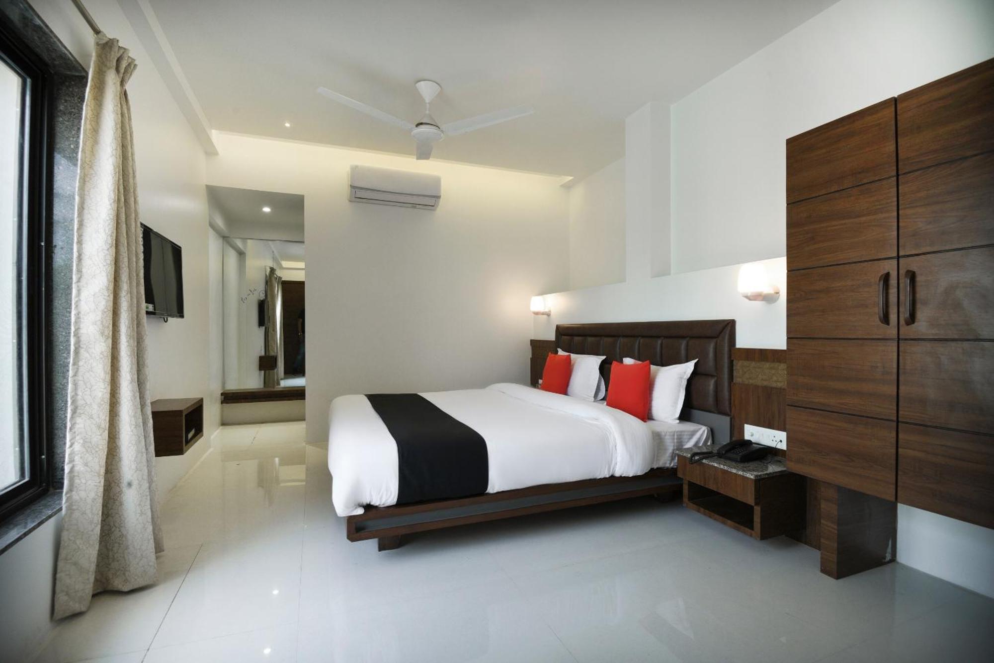 Oyo Flagship Hotel Shreeyash Executive Mangvadi Extérieur photo