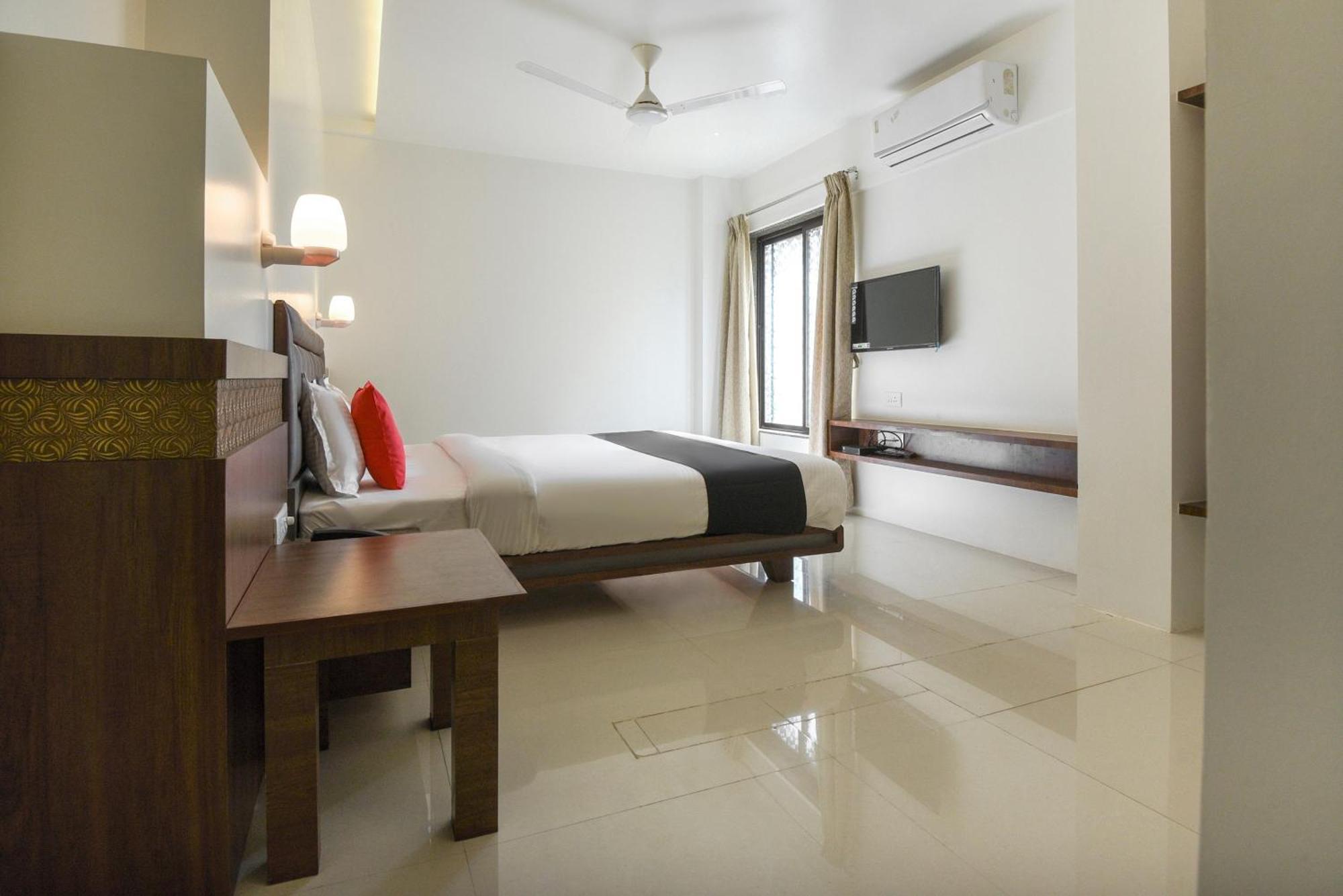 Oyo Flagship Hotel Shreeyash Executive Mangvadi Extérieur photo